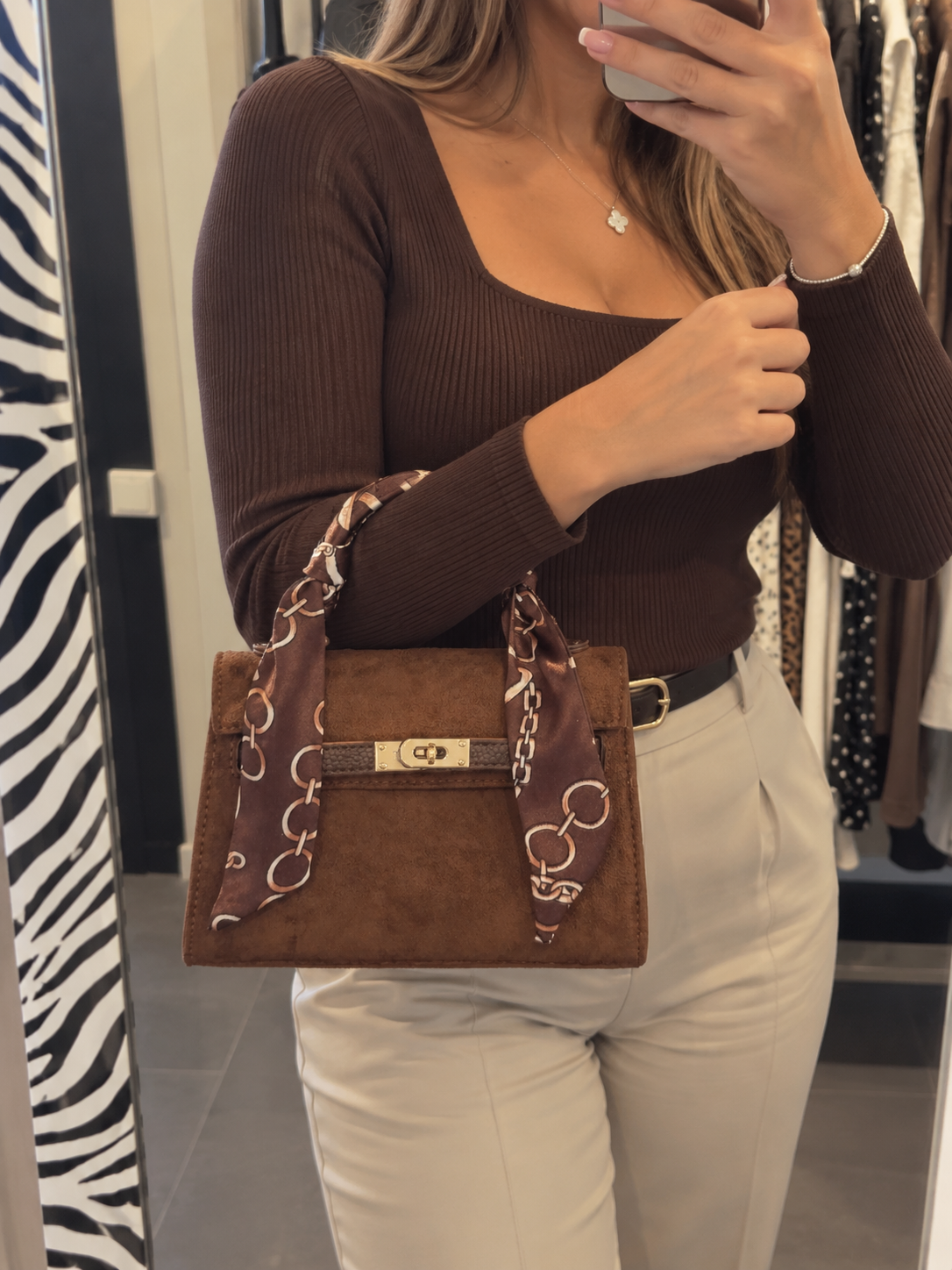 Borsa mod helly