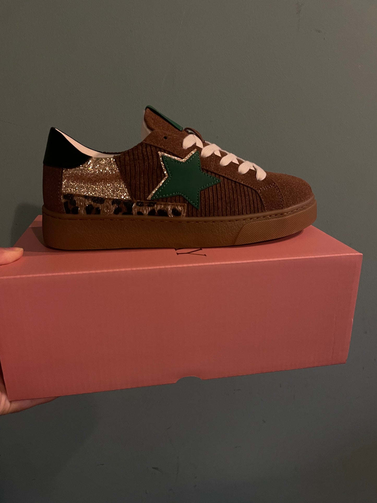 Sneakers brown con stella