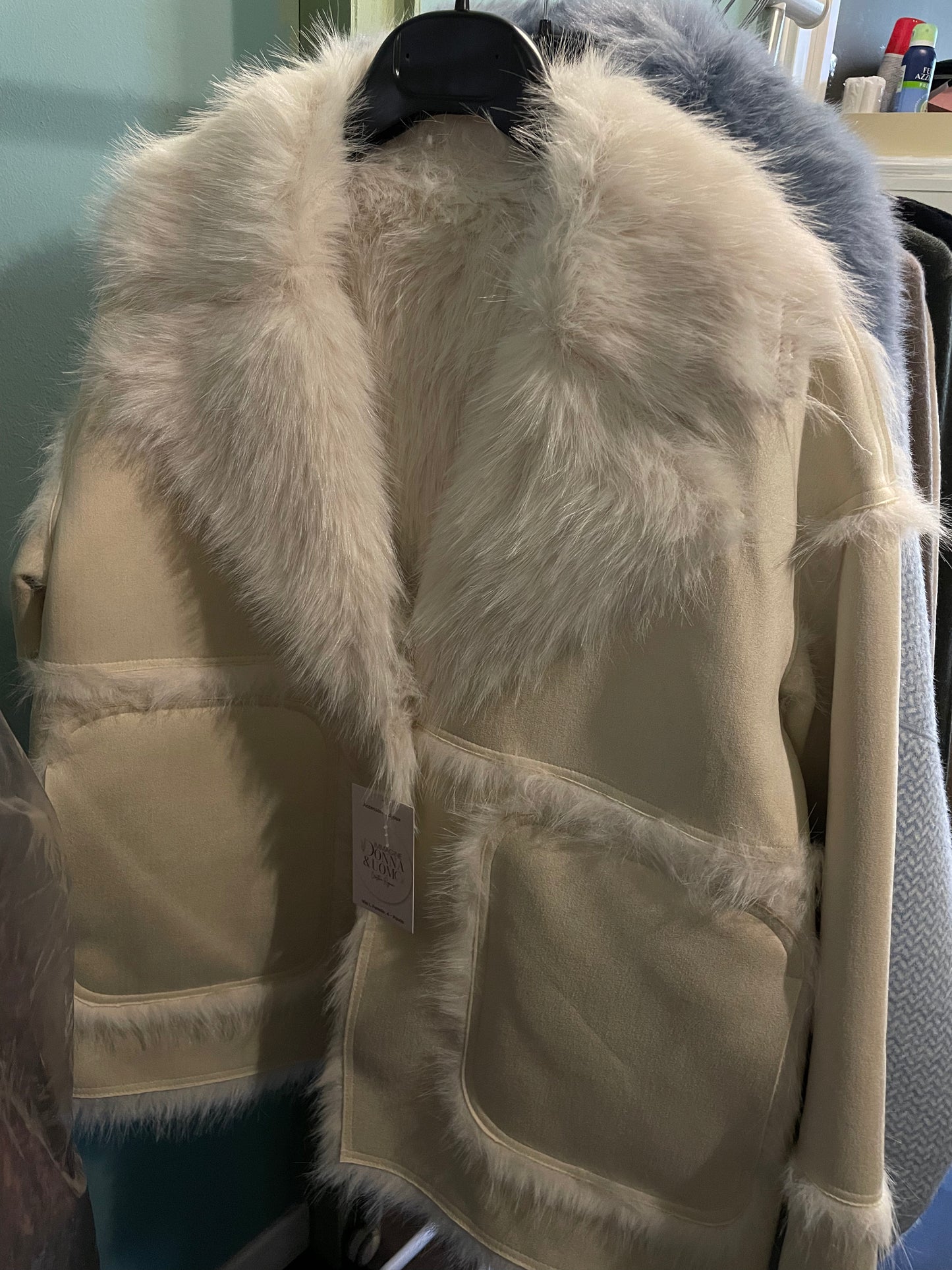 Montoncino bianco con pelo