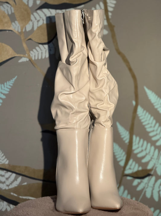 stivale alto tacco beige