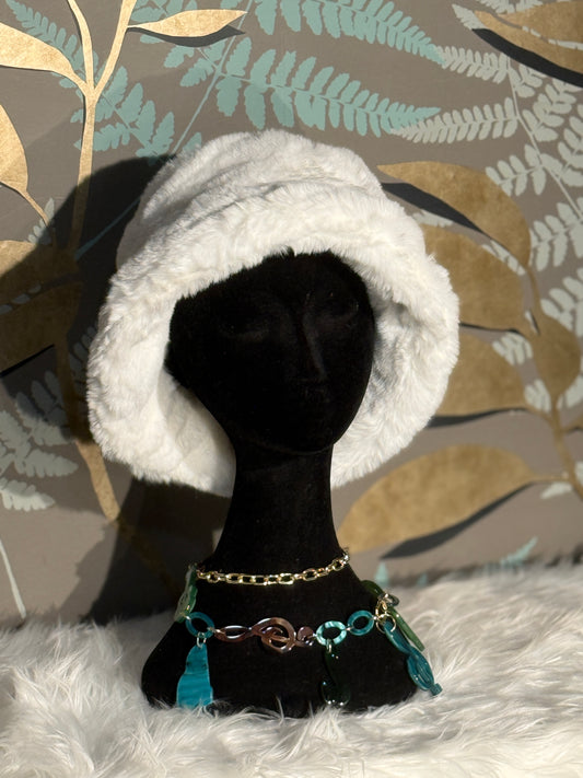 Cappello mod pescatore in pelo bianco