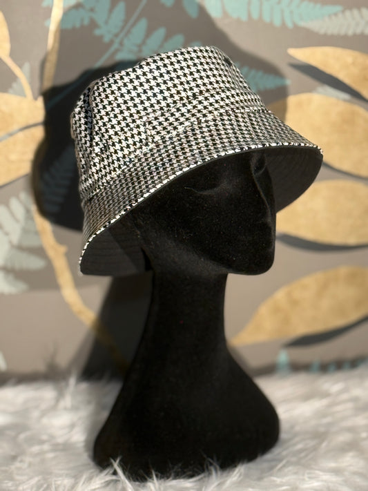 Cappello da pioggia pied de puole