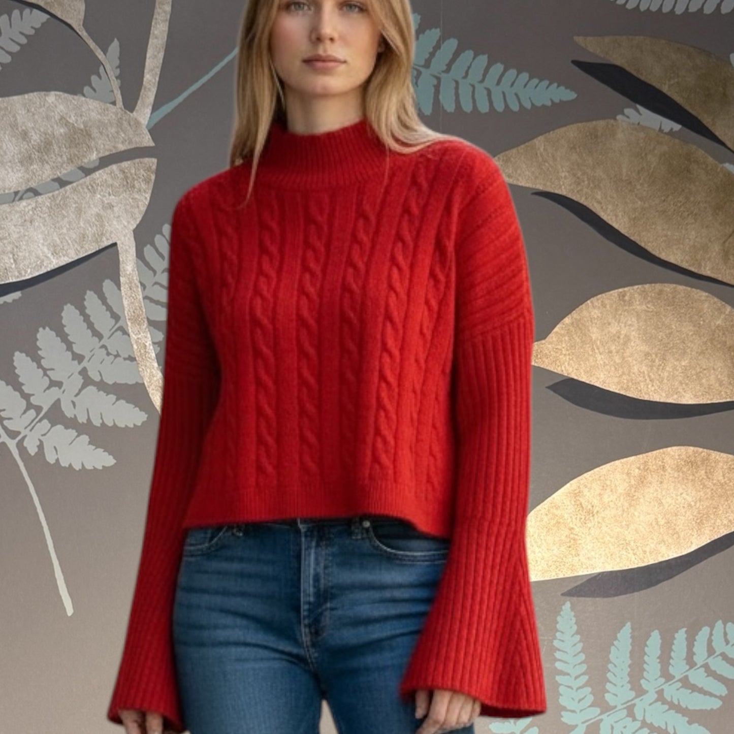 Maglione corto manica svasata