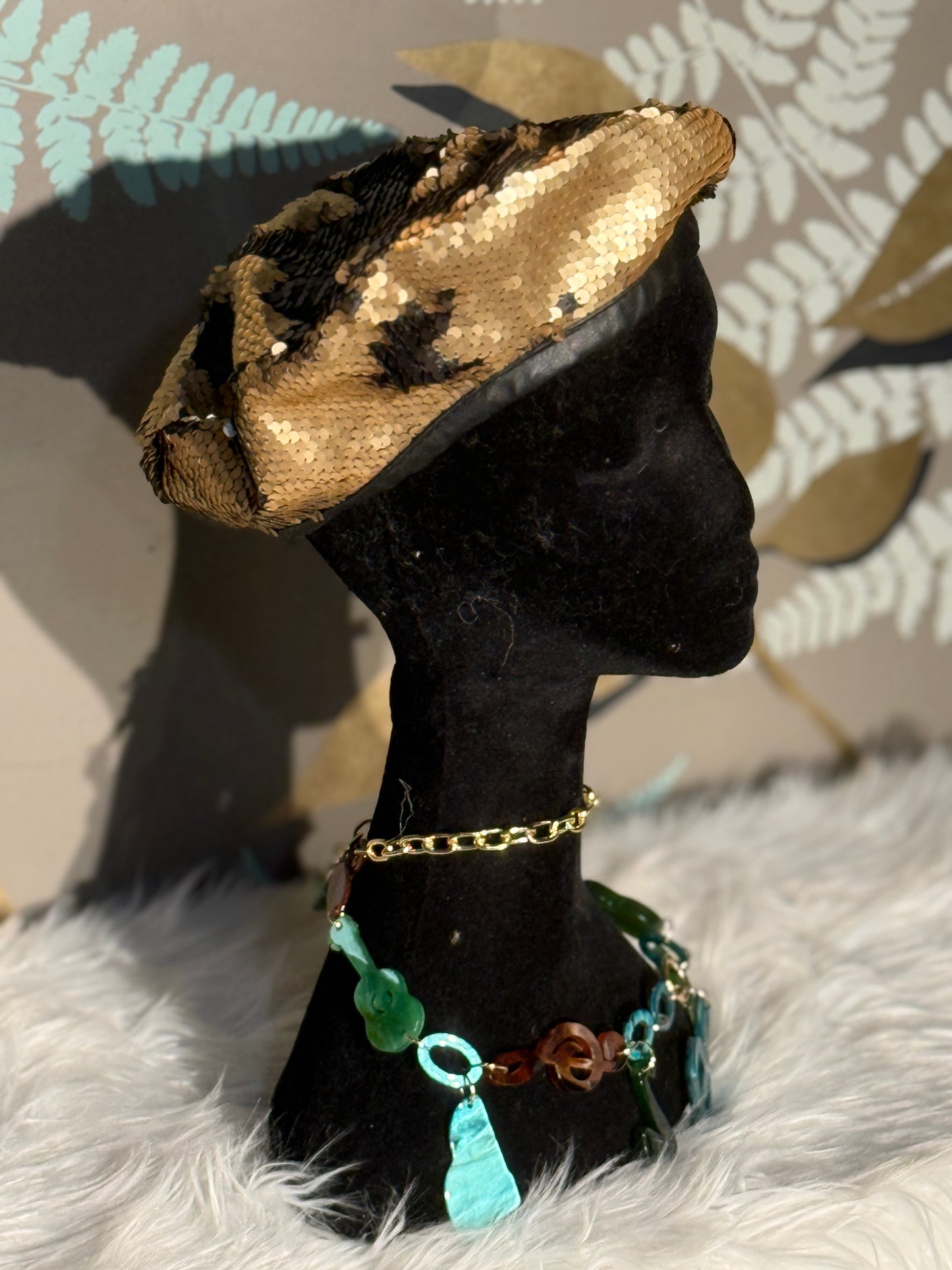 Basco con paillettes black/gold