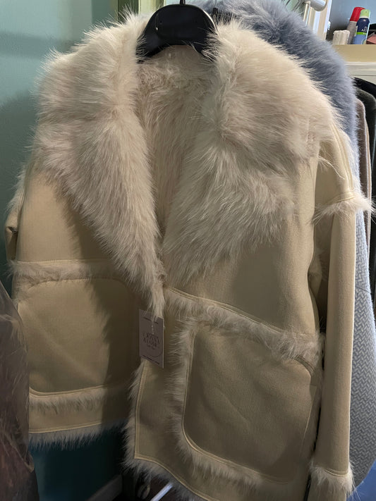 Montoncino bianco con pelo