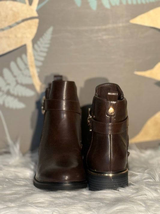 Stivaletto basso color tabacco